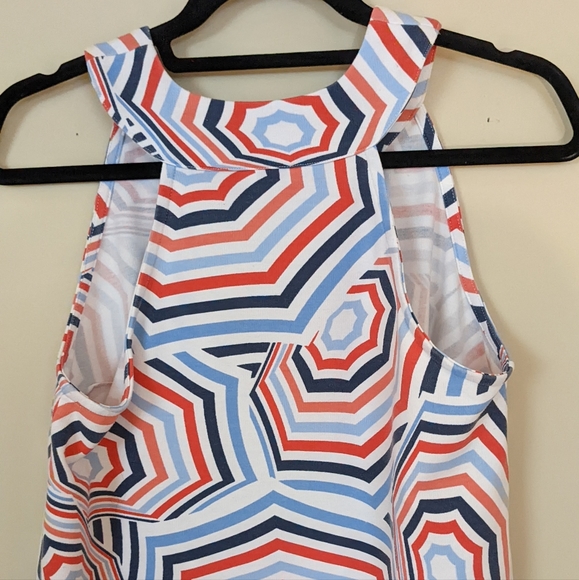 Crown & Ivy Medium Fun Summer Umbrella Pattern Tank Blouse - Picture 10 of 10